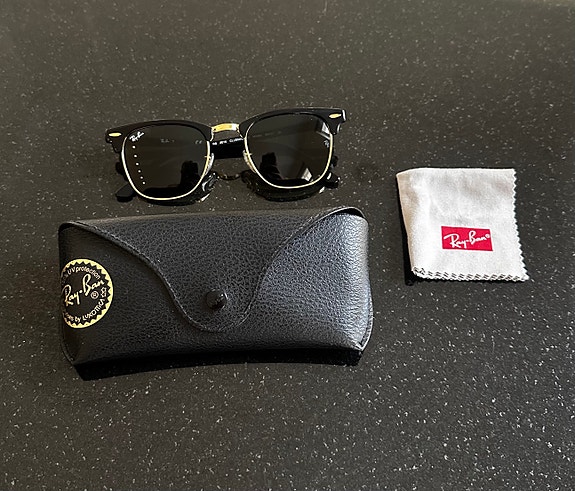 Ray-Ban Clubmaster RB3016 aurinkolasit