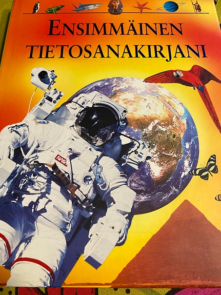 Lasten tietosanakirjani kirja