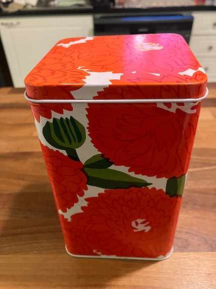 Marimekko Primavera peltipurkki punainen