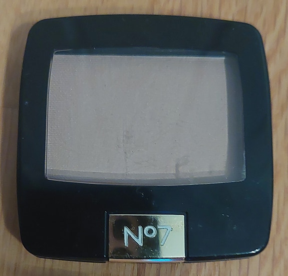 Uusi poskipuna,  nro 7
