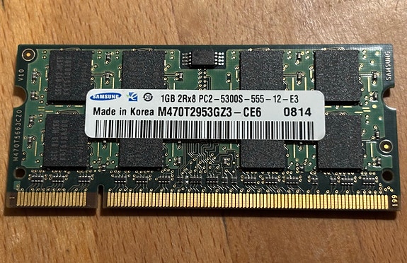 Samsung 1GB PC2-5300S RAM-muisti