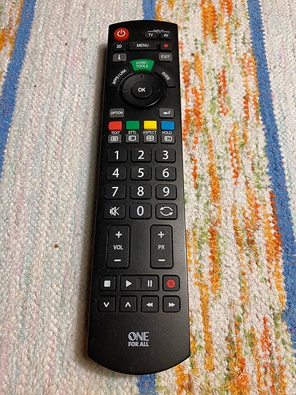 One For All kaukosäädin (Panasonic televisiot)