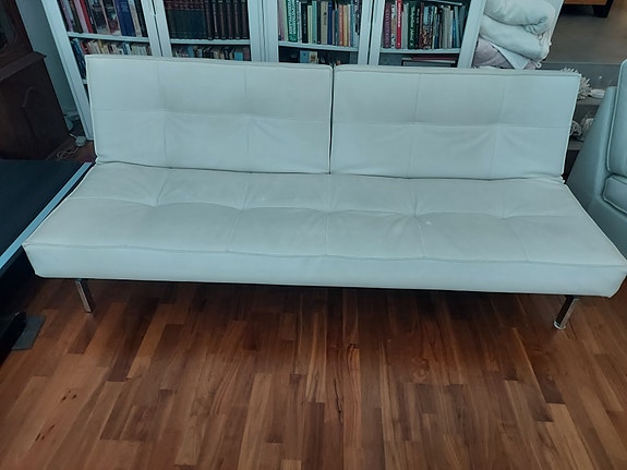 Innovation vuodesohva valkoinen