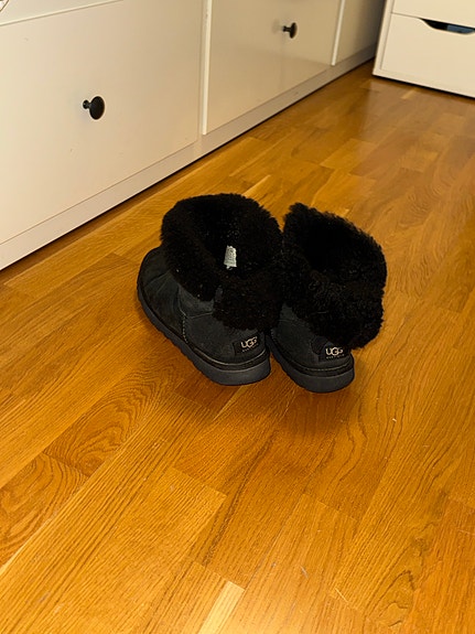 UGG talvikengät koko 39 musta
