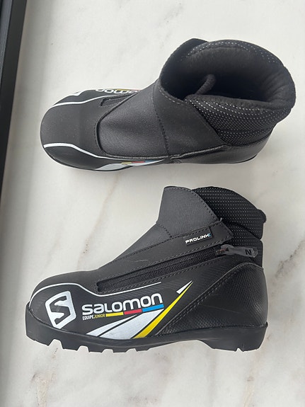 Salomon hiihtomonot koko 34