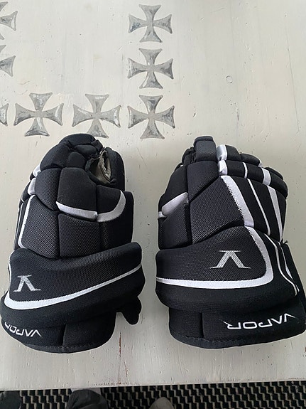 Bauer vapor jääkiekkohanskat