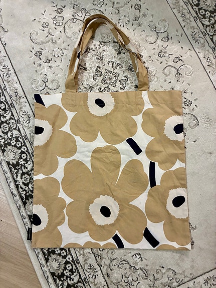 Marimekko kangaskassi beige valkoinen musta