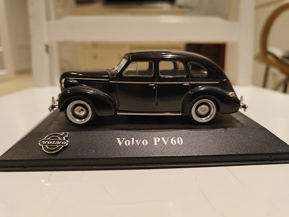 Myydään 5 auton pienoismalli kokoelma