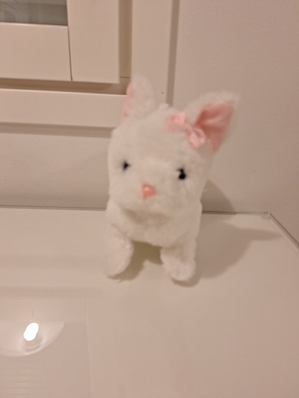 Happy Pets Pretty Little Kitty – Interaktiivinen valkoinen kissa