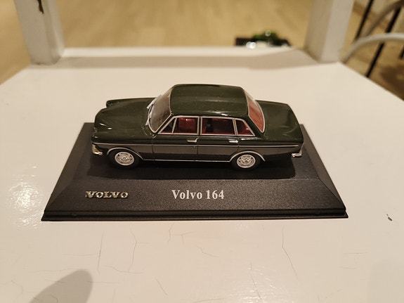 5 auton Volvo pienoismalli kokoelma