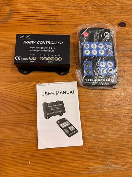RGBW-LED ohjain + kauko-ohj. 12-24 V DC