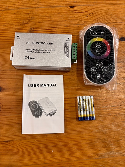 RGB LED ohjain + kauko-ohjain 12-24v