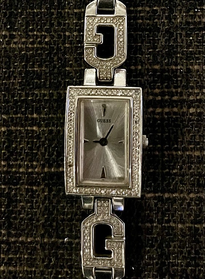 Guess naisten rannekello ruostumaton teräs hopea