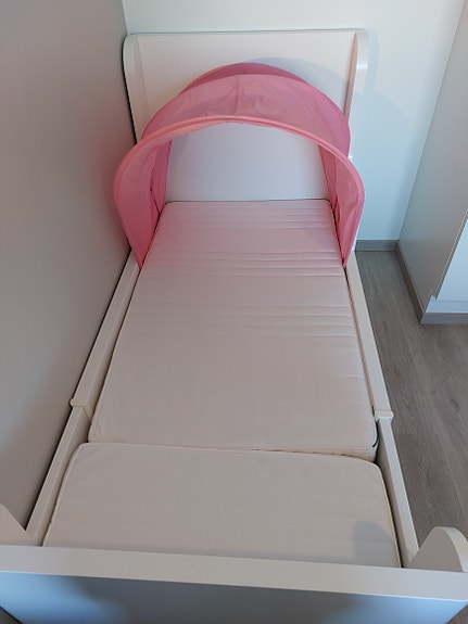 Ikea Busunge jatkettava sänky + patja
