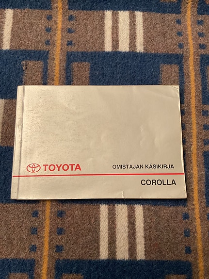 Toyota Corolla omistajan käsikirja suomenkielinen