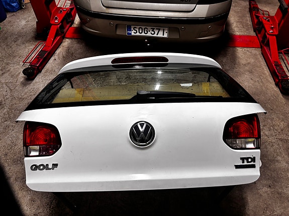 VW Golf 6 hatchback takaluukku – hyväkuntoinen