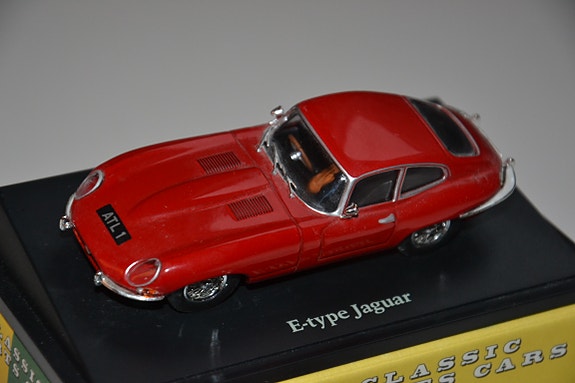 Jaguar E-Type  1/43 + Laatikko ja esite