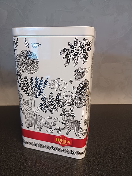 Paulig Juhla Mokka kahvirasia Arabia Piilopaikka kuvituksella
