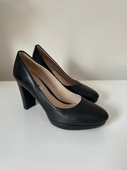 Clarks -naisten korkokengät, nahkaa