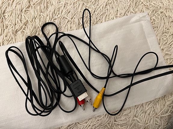 PS2 PlayStation 2 RCA Video Johto / Kaapeli Musta Sony