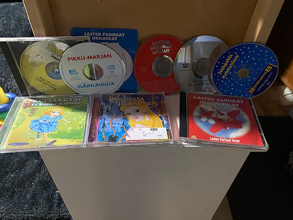 Lasten cd/ dvd käytettyjä