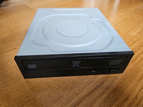 DVD-RW-asema 5,25" SATA