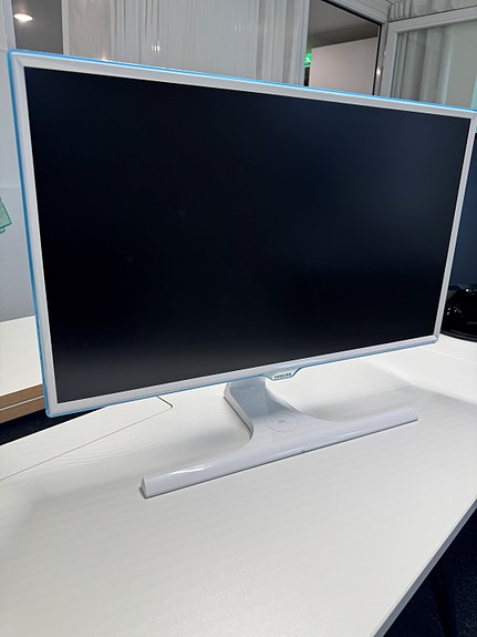 Myydään Samsung 27 tuuman LED näyttö Full HD 1920 x 1080