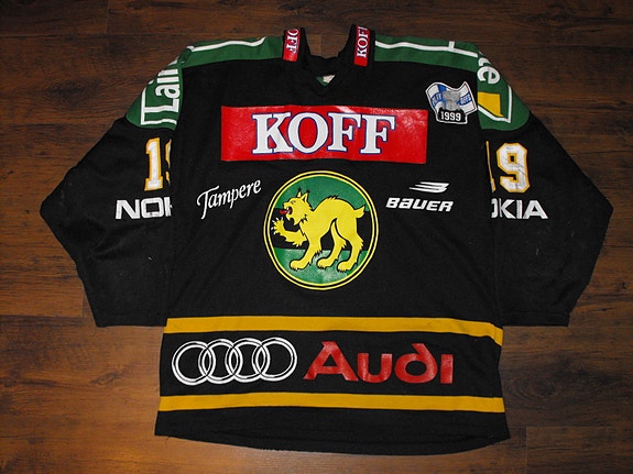Tampereen Ilves Game worn pelipaita #19 Mikko Peltola 1998-1999