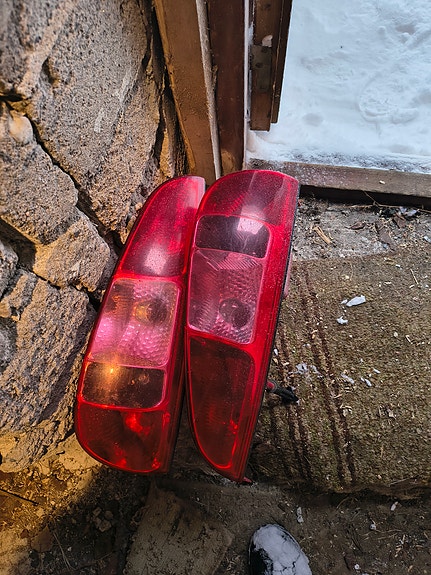 Product image 1 of 2