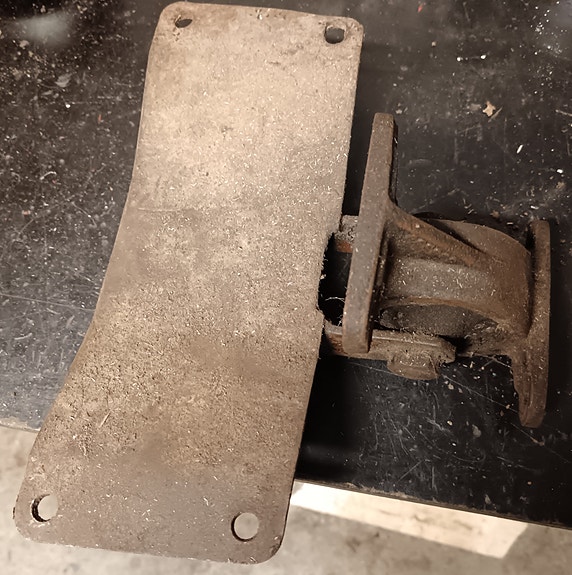 Volvo Pv Vaidelaatikon kannake