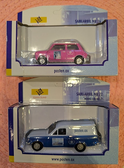 Austin Mini Cooper ja pakettiauto pienoismallit