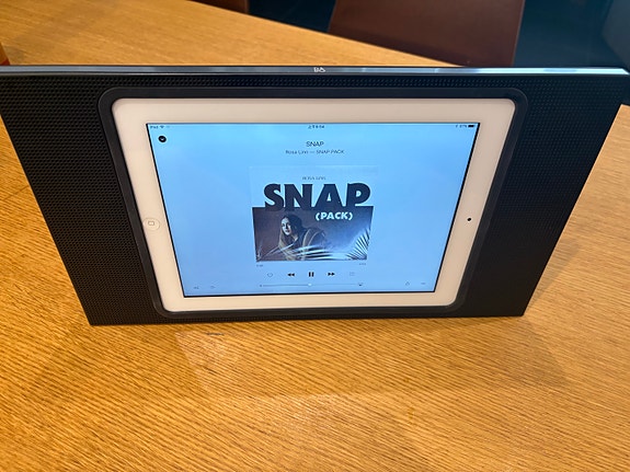 Bang & Olufsen Beoplay A3 kaiutin iPadille musta