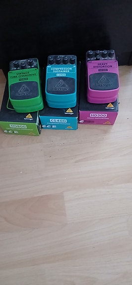 Behringer kitarapedaalit