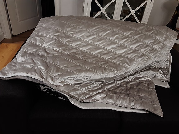 Sängynpeite