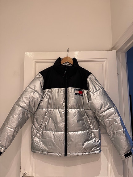 Tommy Hilfiger talvitakki miehille L harmaa polyesteri