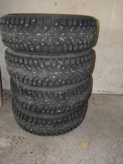 Talvirenkaat nastoilla 175/70/R13