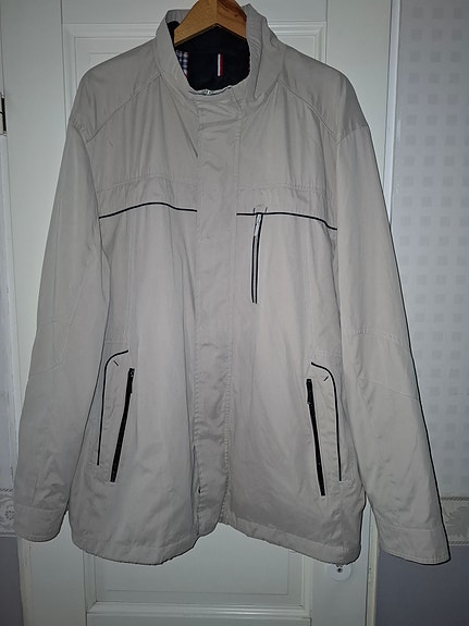Takki miehelle laadukas koko 56 beige