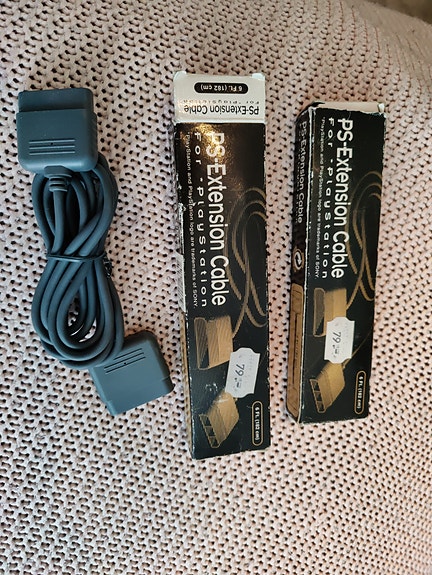PS Extension Cable x 2 jatkojohtoa PlayStation-ohjaimelle 1,82 m
