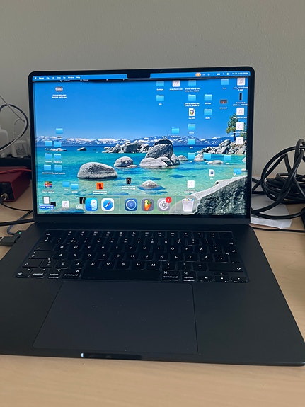 Macbook air 15” M3 Gt 256