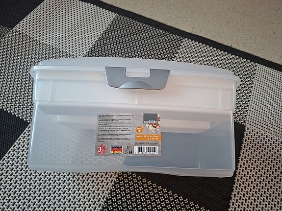 Muovinen säilytyslaatikko