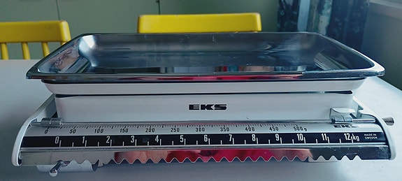 Retro/vanha keittiövaaka