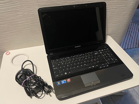 Samsungin kannettava r540 ilman akkua, Win 11 SSD:llä