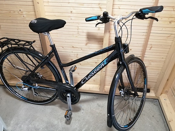 Pyörä 28''.   18 vaihdetta