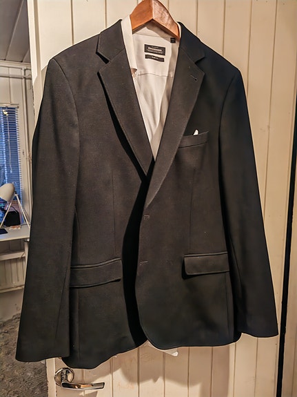 Dressmann miesten puku ( 54 ja 36/30 ), kauluspaidalla ja kengillä ( 44 )