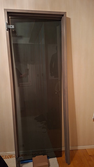Saunan ovi ja karmit