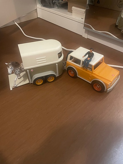 Schleich auto, traileri, heppa ja kuski