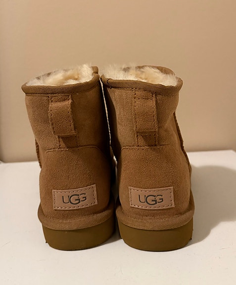 Uudet UGG Classic mini II -talvikengät