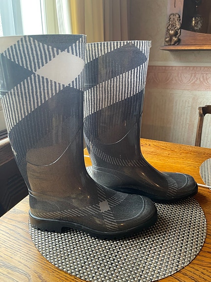 Burberry kumisaapaat,koko 37