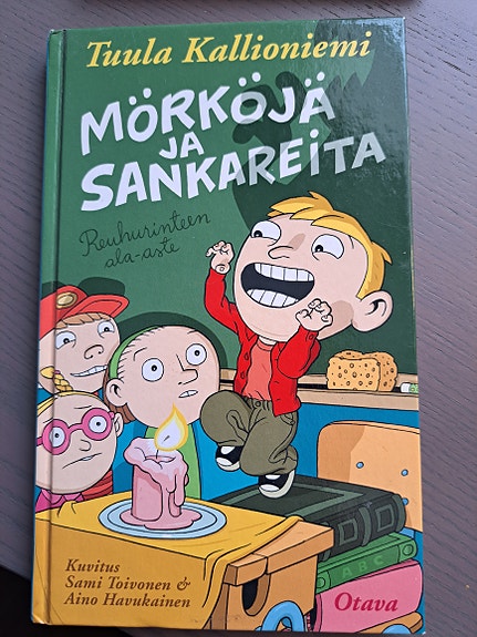 Tuula Kallioniemi: Märköjä ja sankareita