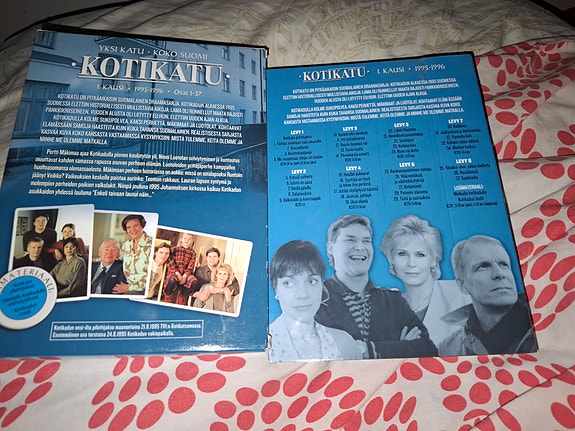 Kotikatu 1. kausi DVD-boksi
